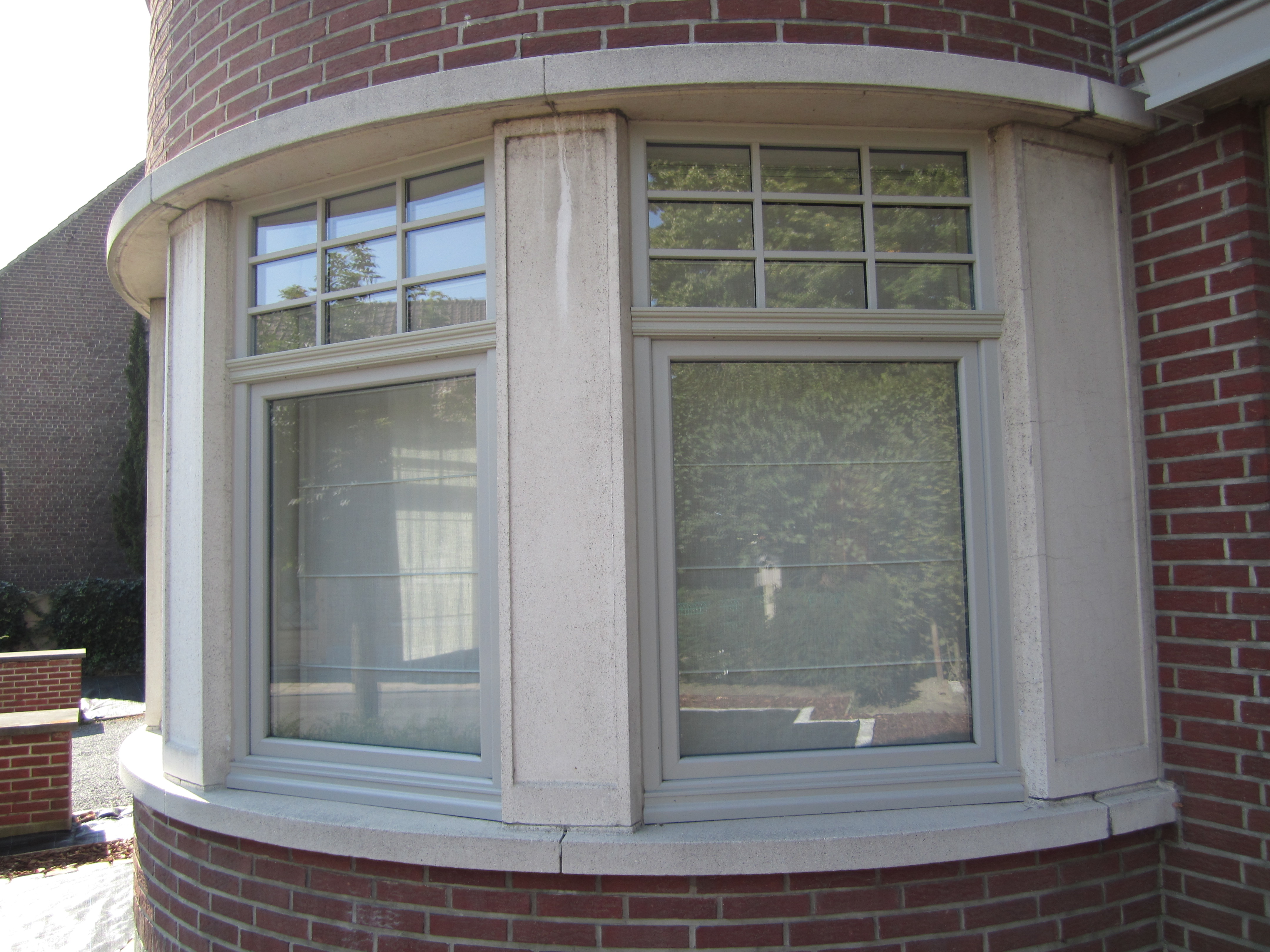 Softline 82 retro profiel bij een raam