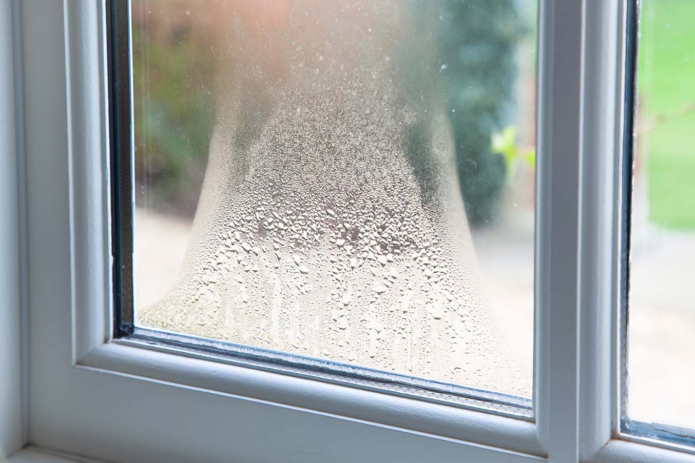 condensatie op binnenkant van het raam